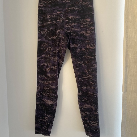 Lululemon Align Pant ll 25” Size 6 Rip Wave Purple Thunder Black 7/8 Legging - Picture 2 of 7